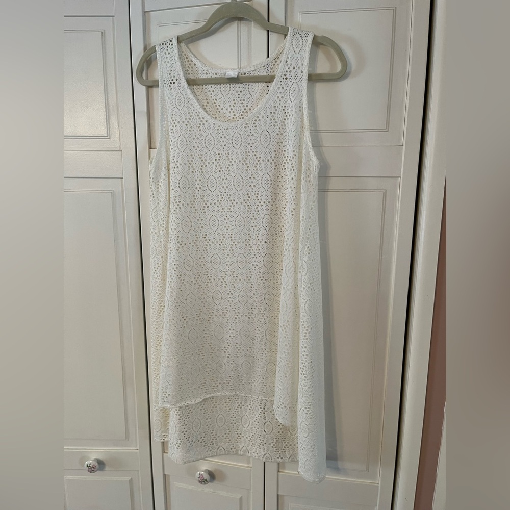 Elegant White Lace Sleeveless Beach Coverup